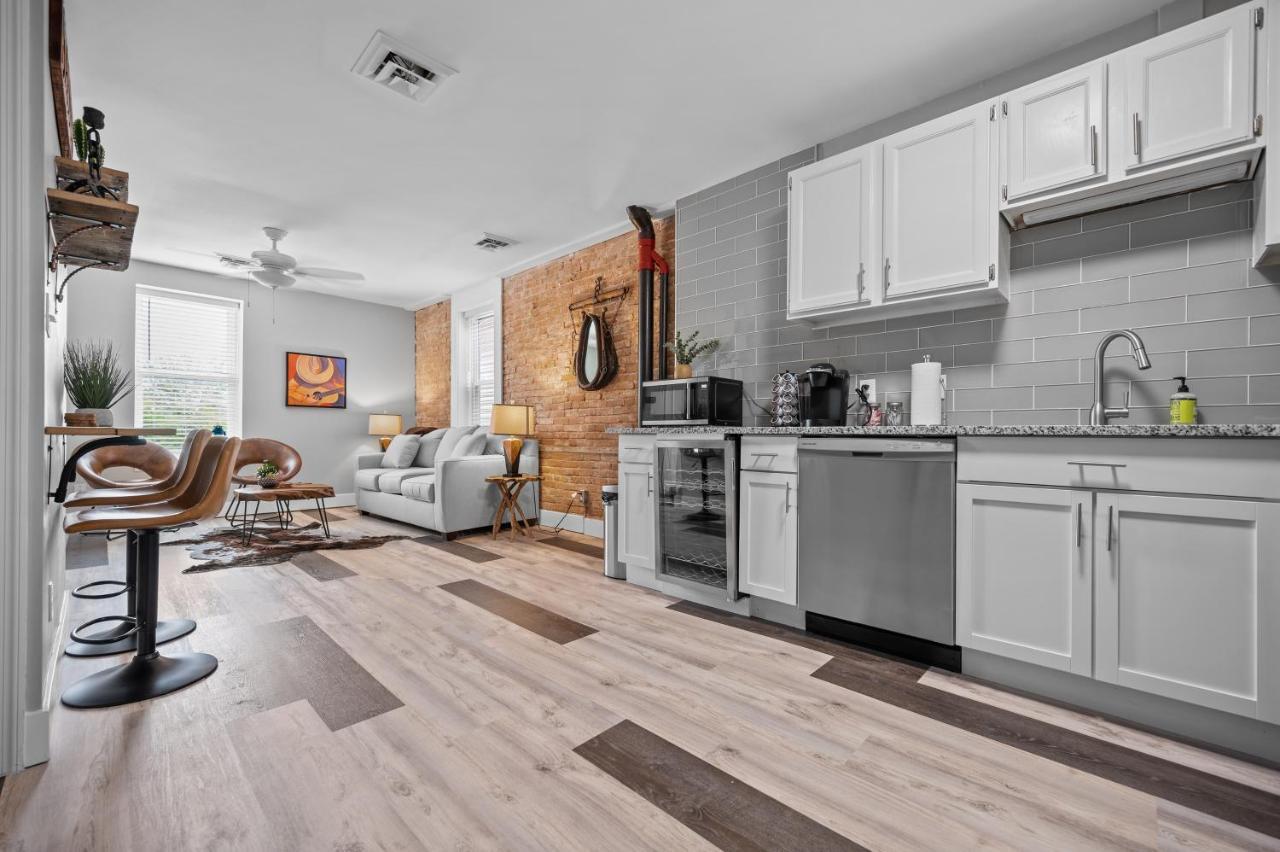 Apartamento Wild West Getaway Saint Charles Exterior foto
