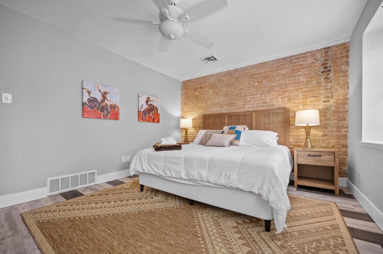 Apartamento Wild West Getaway Saint Charles Exterior foto